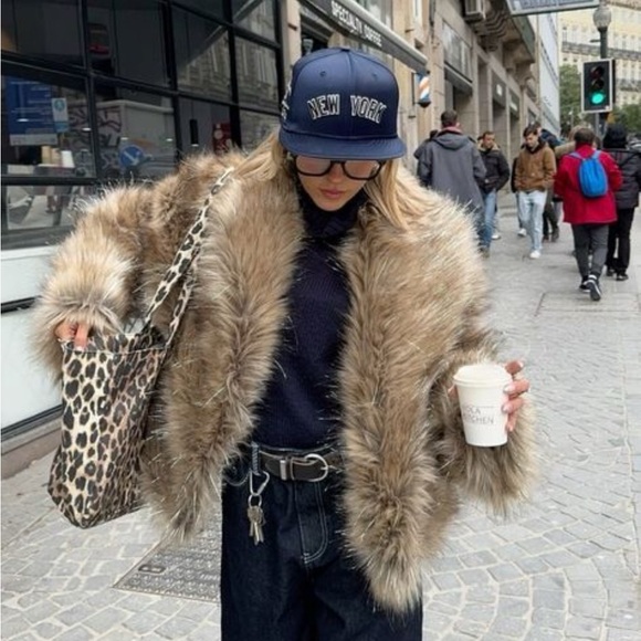 Vintage Jackets & Blazers - Vintage Cropped Faux Fur Hooded Zip-Up Jacket